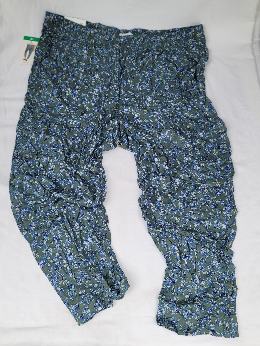 Jessica Simpson Green Floral Pull-On Cropped Pants